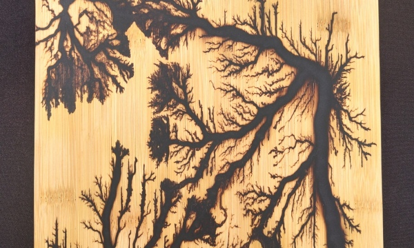 Black bamboo cutting board 